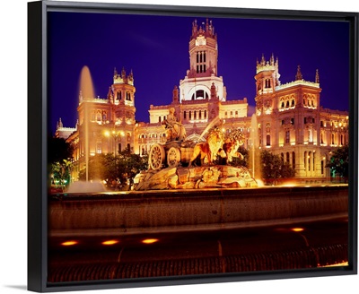 Spain, Madrid, Plaza de Cibeles, fountain and Palacio De Comunicaciones