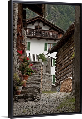 Switzerland, Graubunden, Barns and houses in Bondo, a Bregaglia Swiss Valley town
