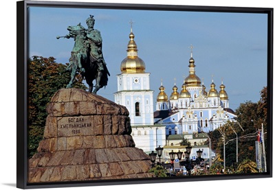 Ukraine, Kiev, Monument to Bogdan Khmelnitsky and St Michael Monastery