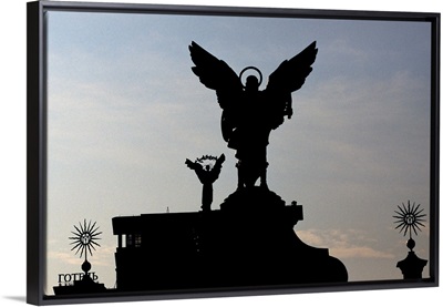 Ukraine, Kiev, statue representing an angel on Pechersk door