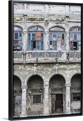 Cuba, Havana, Old historical builings on the Malecon