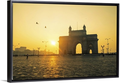 India, Maharashtra, Mumbai, Gateway of India, the Gateway of India at dawn