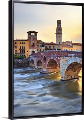 Italy, Italia Veneto, Verona. Italy, Veneto, Verona district, Verona. Ponte Pietra