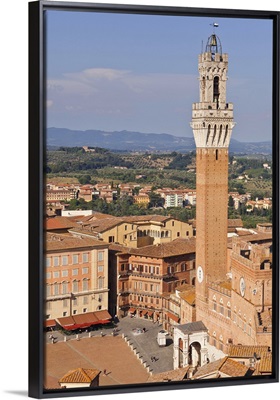 Italy, Tuscany, Siena district, Siena. Town hall and Torre del Mangia