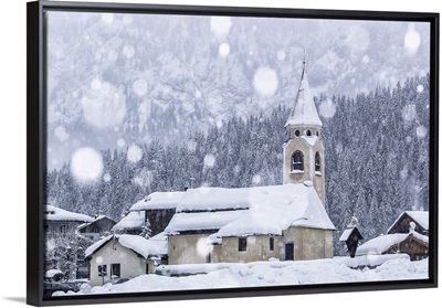 Italy, Veneto, Dolomites, Winter in Sappada