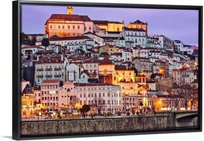 Portugal, Baixo Mondego, Coimbra, twilight view of the medieval city center
