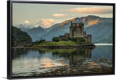 Scotland, Dornie, Eilean Donan Castle, west