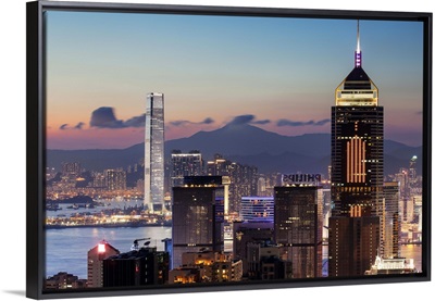 Skyline of Hong Kong Island and Kowloon at sunset, Hong Kong