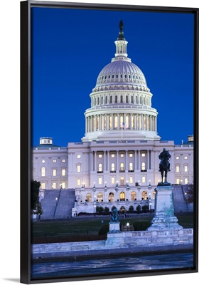 Washington DC, US Capitol, dusk