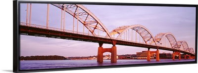 Iowa, Davenport, Centennial Bridge over Mississippi River