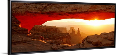 Mesa Arch at sunset, Canyonlands National Park, Utah