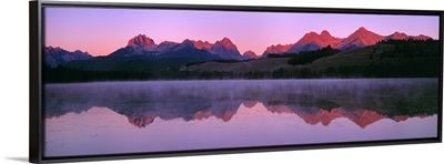 US, ID, Sawtooth Mountain Range, Sunset