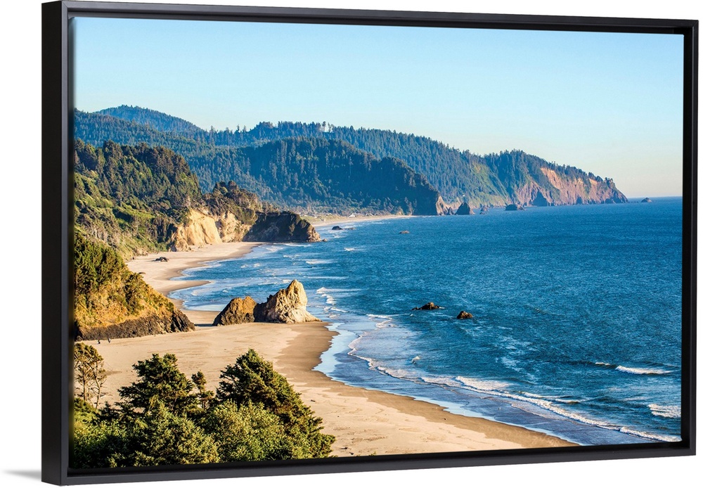 Landscape photograph of the Pacific North West coast at Cannon Beach.