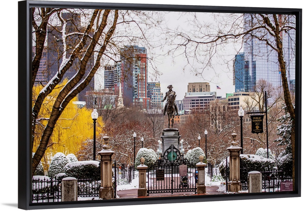 Photo of the George Washington Statue in Boston, Massachusetts.