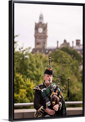 Man Playing Bagpipes, Edinburgh, Scotland, UK
