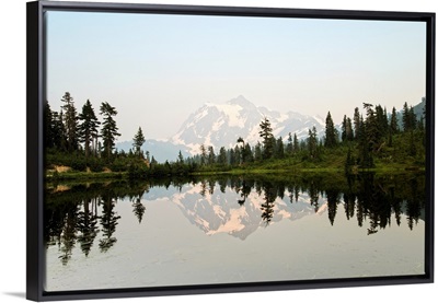 Mt. Shuksan, Picture Lake, Cascades Washington, USA