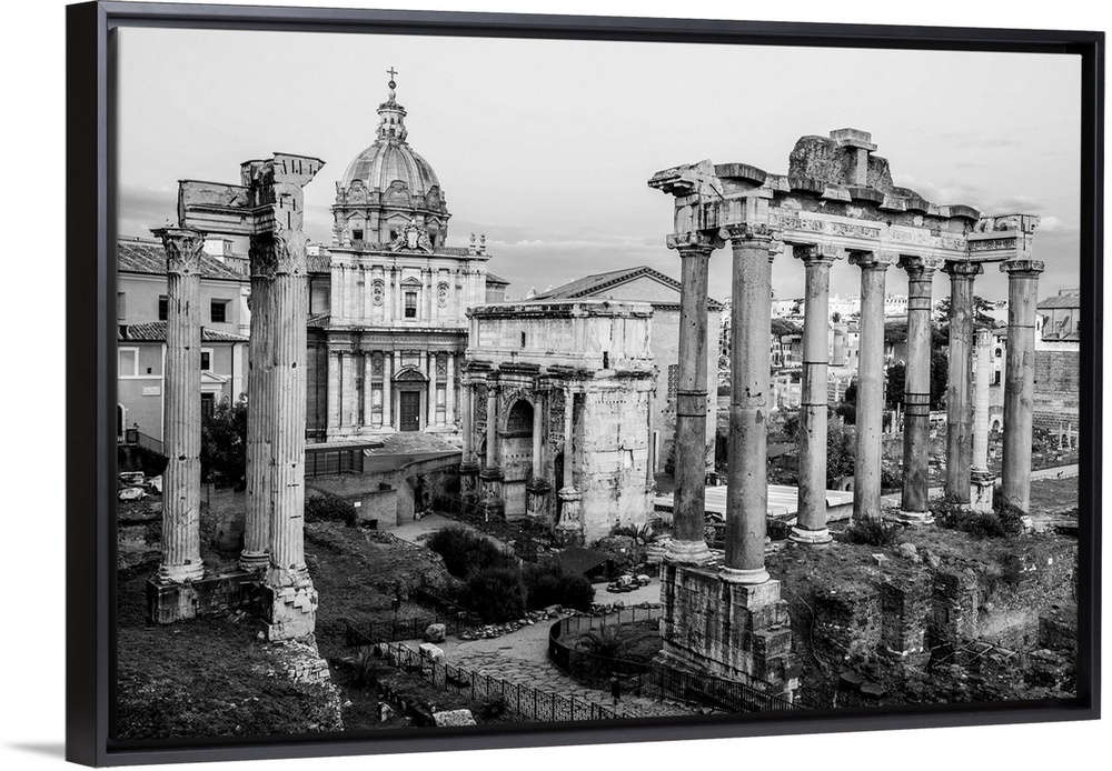 Black and White photograph of the ruins at the Roman Forum.