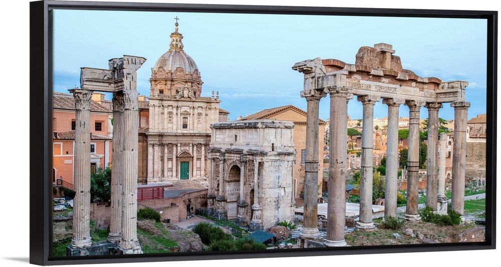 Photograph of the ruins at the Roman Forum.