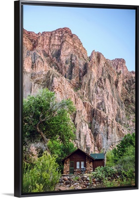 Rustic Cabin In Grand Canyon National Park, Arizona