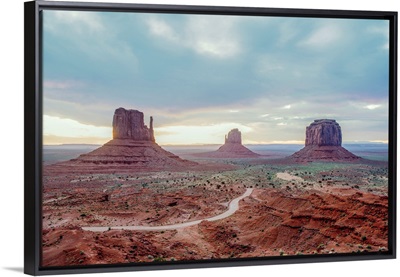 The Mittens And Merrick Buttes In Monument Valley, Arizona