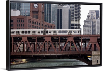 An El train on the elevated train system, Chicago, Illinois, USA