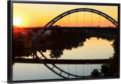 Gateway Bridge over the Cumberland River, Nashville, Tennessee, USA