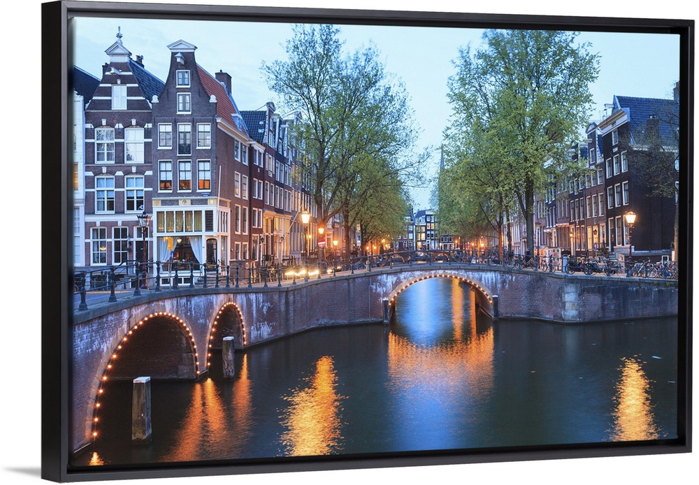 Keizersgracht and Leidsegracht canals at dusk, Amsterdam, Netherlands, Europe.