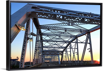 Shelby Bridge over the Cumberland River, Nashville, Tennessee, USA