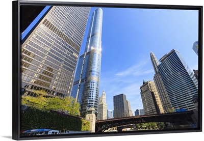 Skyscrapers along the Chicago River, including Trump Tower, Chicago, Illinois
