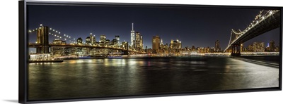 Panorama of the Brooklyn and Manhattan Bridges in NYC