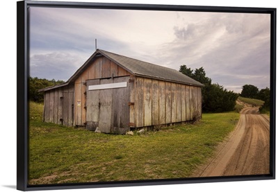 An old farmshed off of a North Carolina dirt road