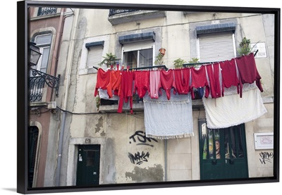 Red laundry, Lisbon
