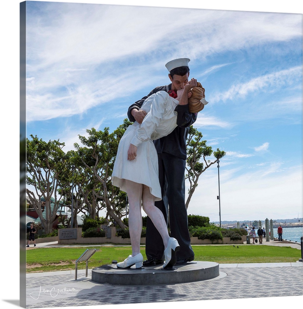 Kissing Statue, San Diego waterfront, San Diego, USA
