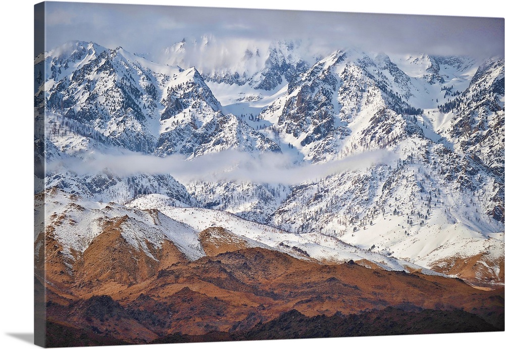 Wintry mountains with snow-capped peaks along California's 395 in the Eastern Sierras.