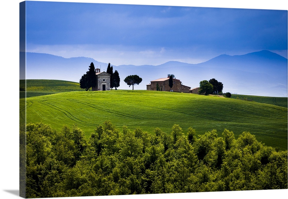 Church of Madonna di Vitaleta and Farmhouse, San Quirico d'Orcia, Province of Siena, Tuscany, Italy