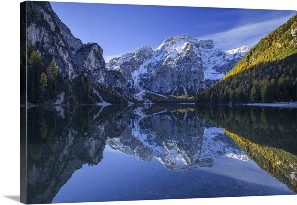 Croda del Becco (Seekofel) reflected in Braies Lake in autumn, Prags Dolomites, South Tyrol, (Bozen Province) Trentino Alt...