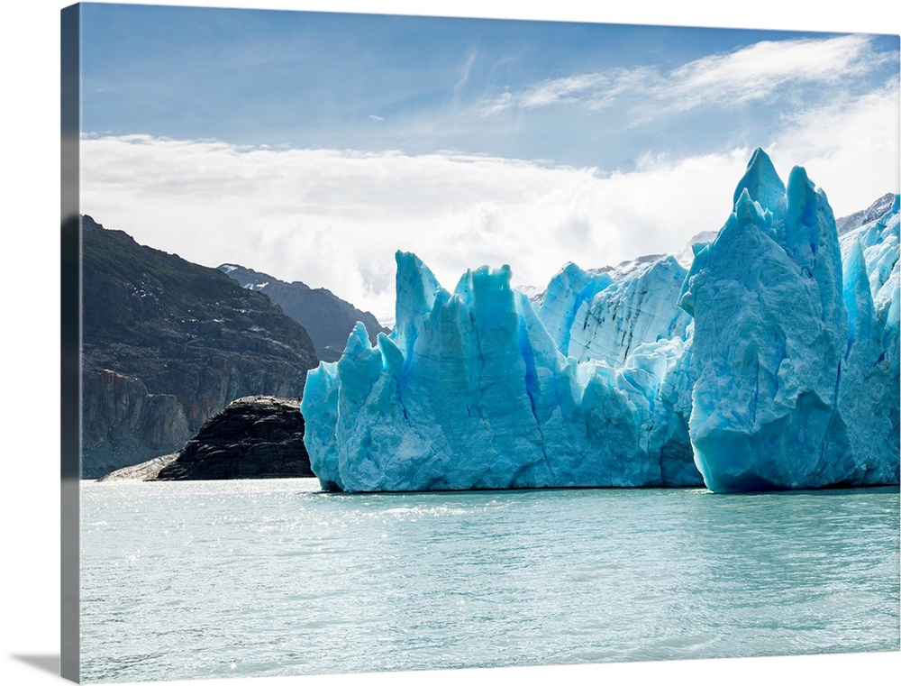 Grey Glacier and Grey Lake, Torres del Paine National Park, Torres del Paine, Magallanes and Antartica Chilena Region, Chile.