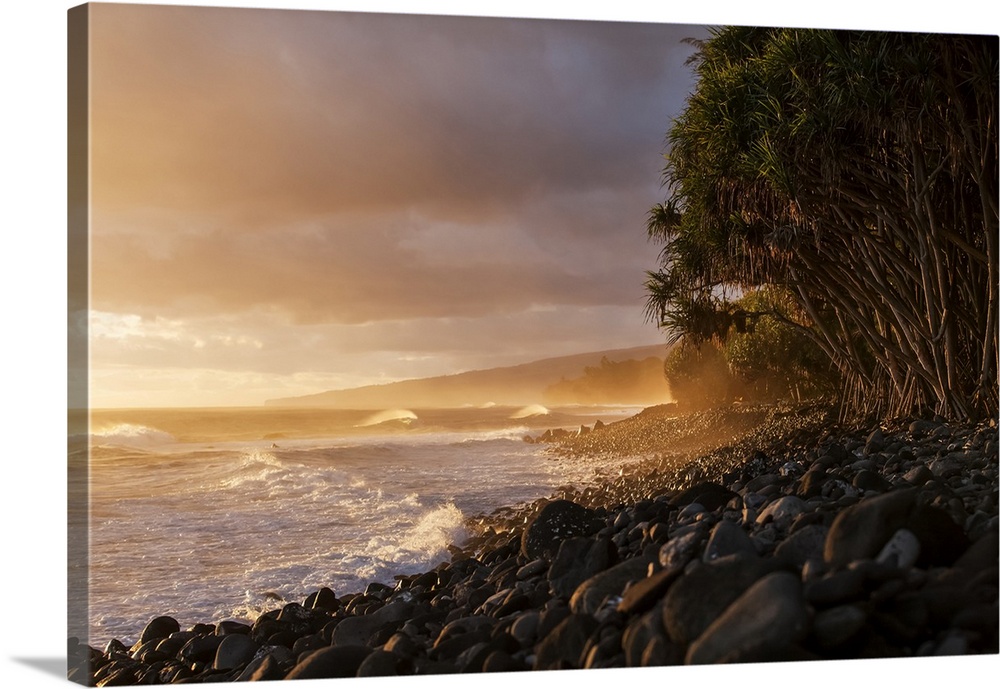 Hamakua coastline at sunrise, Lapahoehoe Nui Valley; Island of Hawaii, Hawaii, United States of America