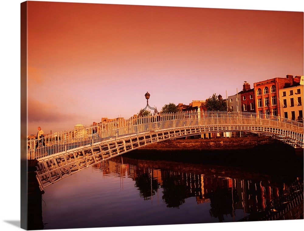 Ha'penny Bridge, River Liffey, Dublin, County Dublin, Ireland