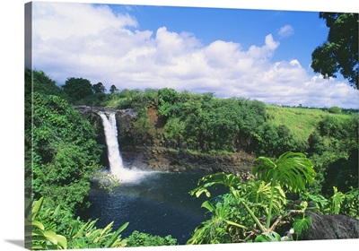 Hawaii, Big Island, Hilo, Wailuku River State Park, Rainbow Fall