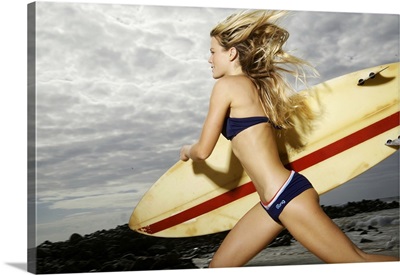 Hawaii, Kauai, Kealia Beach, Surfer Girl Enjoying A Day Out