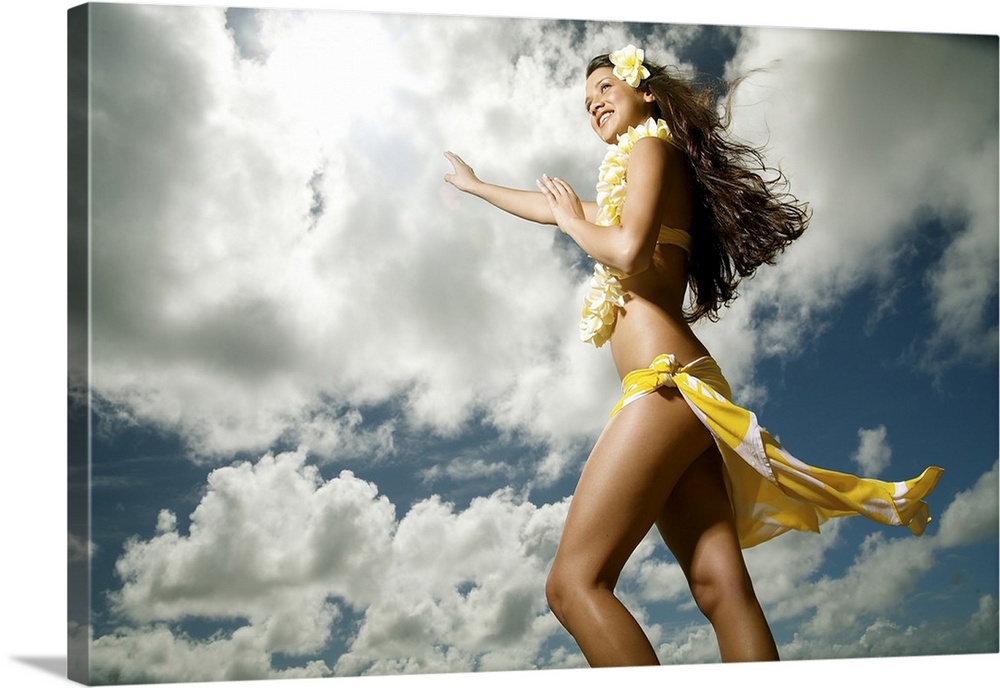 Hawaii, Kauai, Kealia, Beautiful Hawaiian Girl Dancing Hula On Ocean Shoreline.