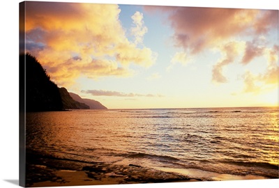 Hawaii, Kauai, Na Pali Coastline, Ke'e Beach At Sunset