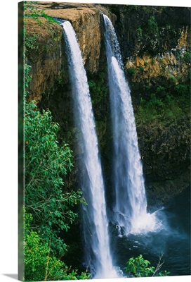 Hawaii, Kauai, Wailua Falls Cascading Into Deep Pool
