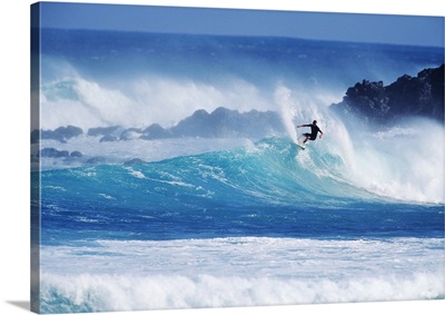 Hawaii, Maui, Hookipa Beach Park, Pavillions, Surfer Carving Top