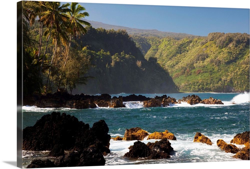 Hawaii, Maui, Keanae Peninsula, Ocean And Palm Trees