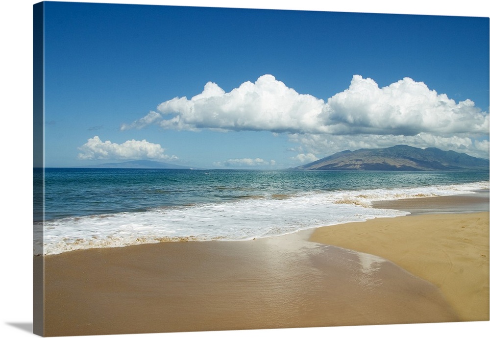 Hawaii, Maui, Kihei, Ocean And Sand, West Maui Mountains In The Distance