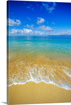 Hawaii, Maui, Makena Beach, Shoreline And Calm Turquoise Ocean
