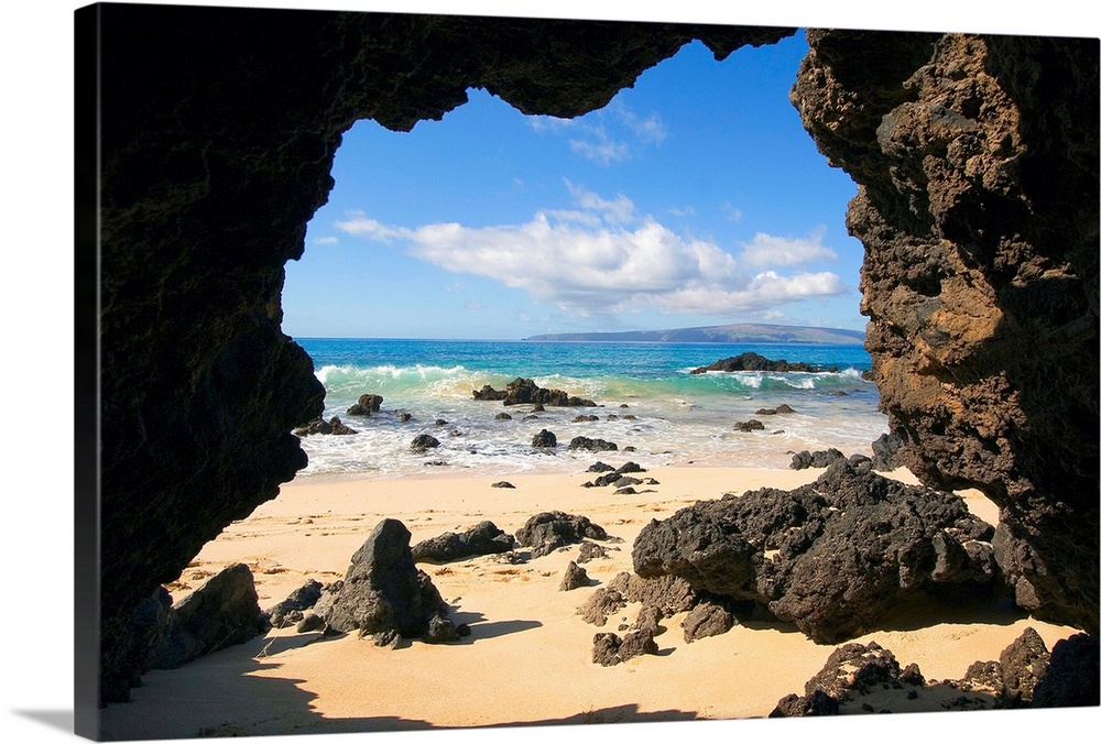 Hawaii, Maui, Makena, View From Secret Beach Of Kahoolawe Framed By Lava Tube