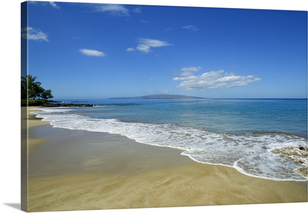 Hawaii, Maui, Wailea, Beautiful Polo Beach, Kahoolawe In Distance